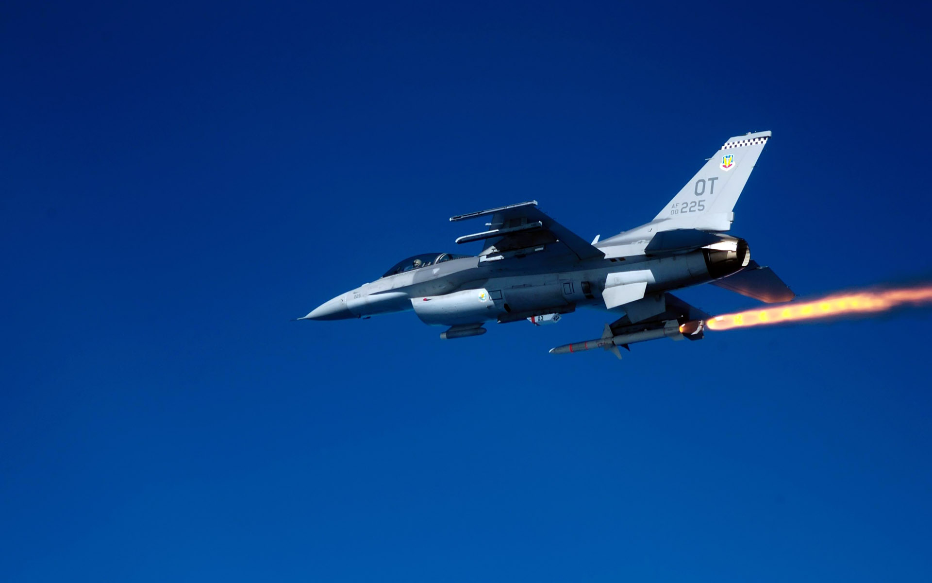 F-16 Firing AGM-88 Harm